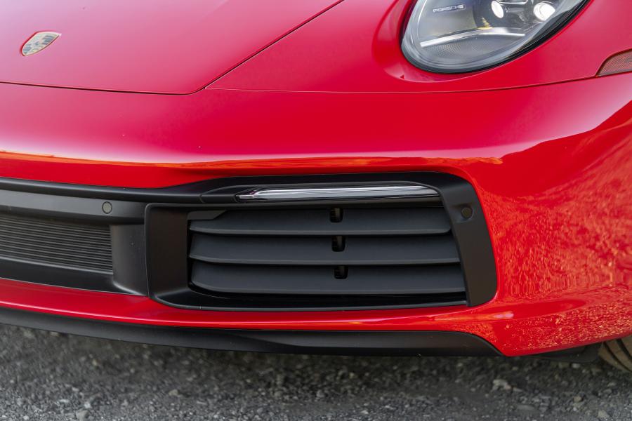 Детали экстерьера Porsche 911 Carrera Cabriolet (992) 2019 года  (NA) (фото 38 из 40)
